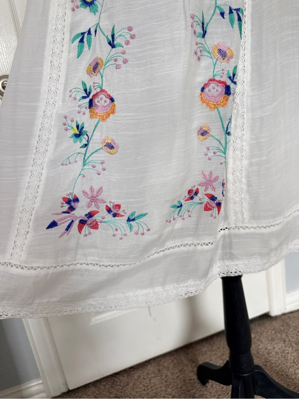 Umgee White Midi Dress with Multicolor Floral Embroidery - Picture 8 of 11